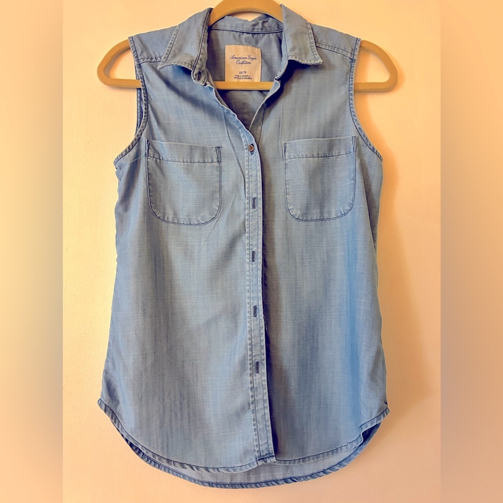 American Eagle Outfitters XS chambray shirt-sleeved shirt